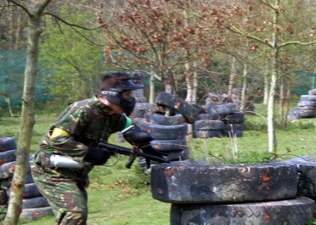  Tendrás que ser rápido para esquivar las bolas de pintura voladoras 